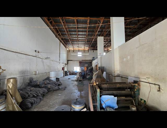 1,550M² WAREHOUSE FOR SALE IN EASTLEIGH